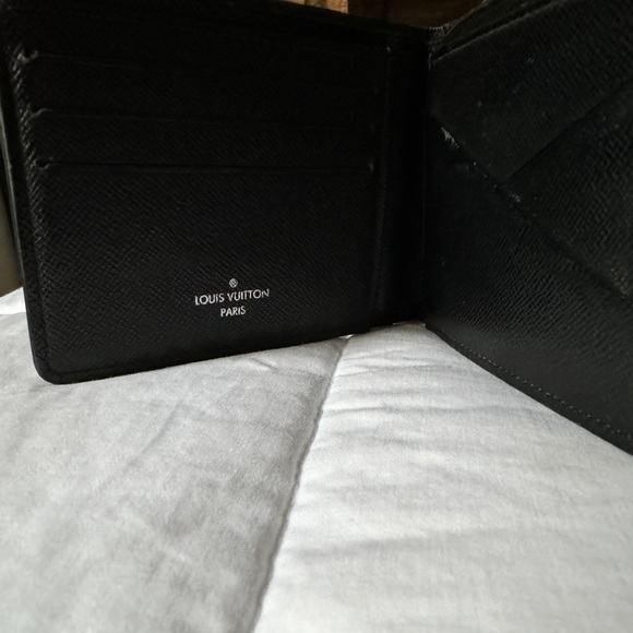 Louis Vuitton Men's Wallet - Picture 3 of 3